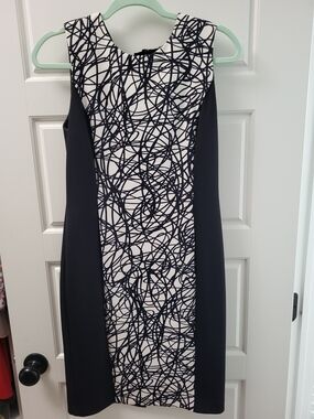 NEW Calvin Klein Sleeveless Black and White Printed Sheath Dress
